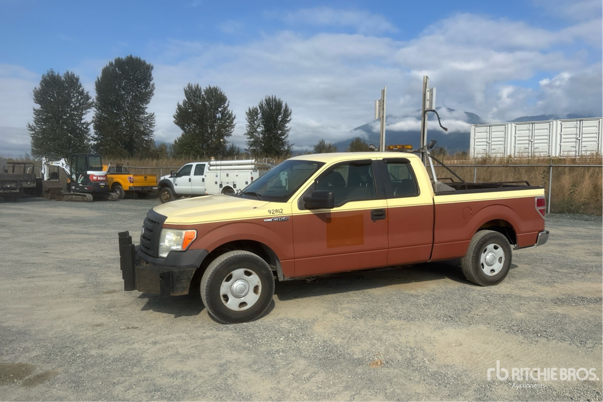 General Appearance with Picture, Left Front Corner