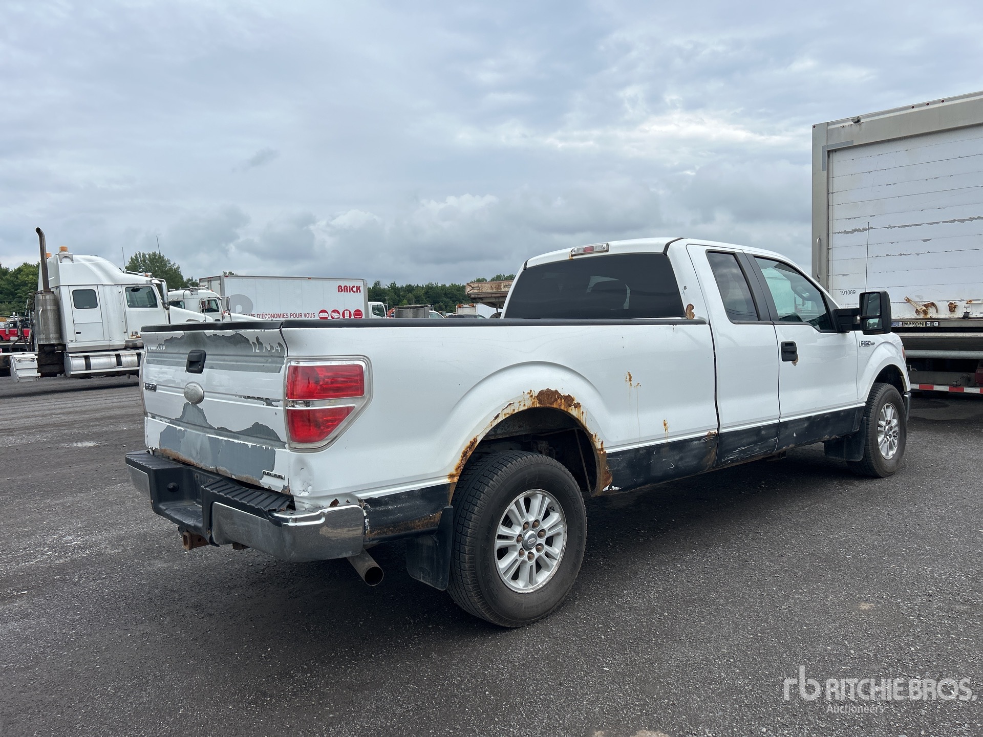 General Appearance with Picture, Right Rear Corner