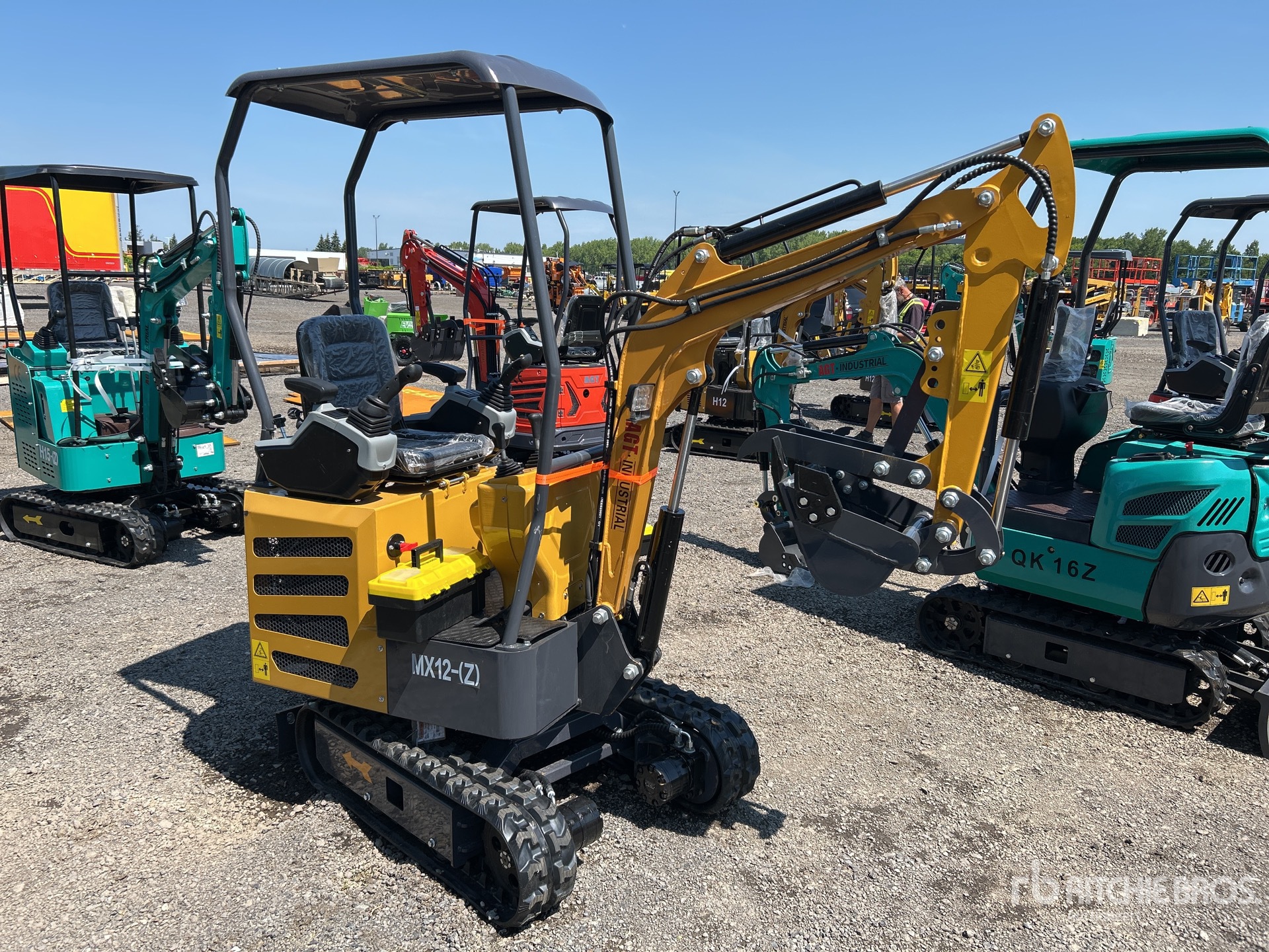 EXCAVADORA 2025 AGT MX12(Z)