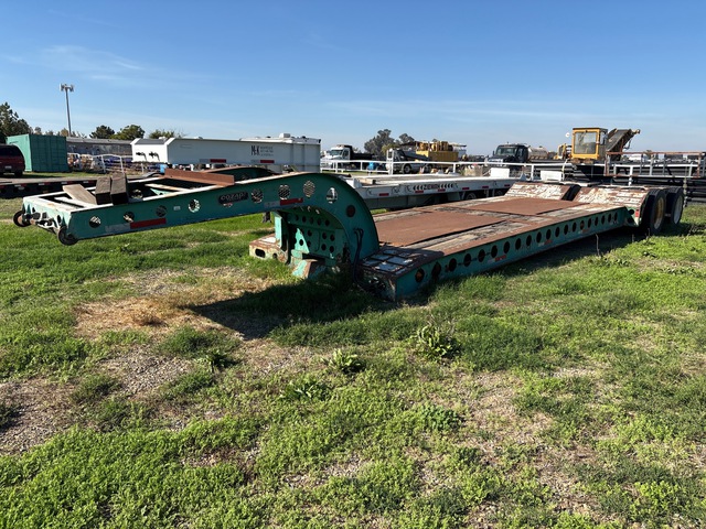 1970 Cozad 16-Wheel Lowboy Trailer 1970 Cozad 16-Wheel Lowboy Trailer