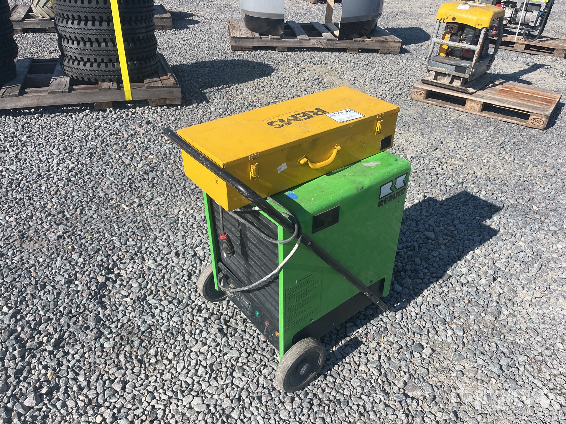 General Appearance with Picture, Right Rear Corner