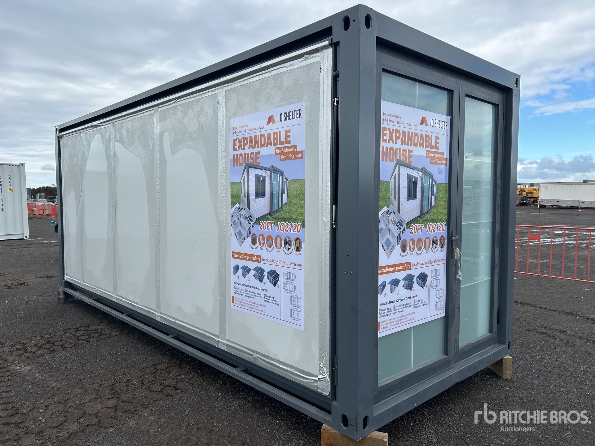 General Appearance with Picture, Right Front Corner