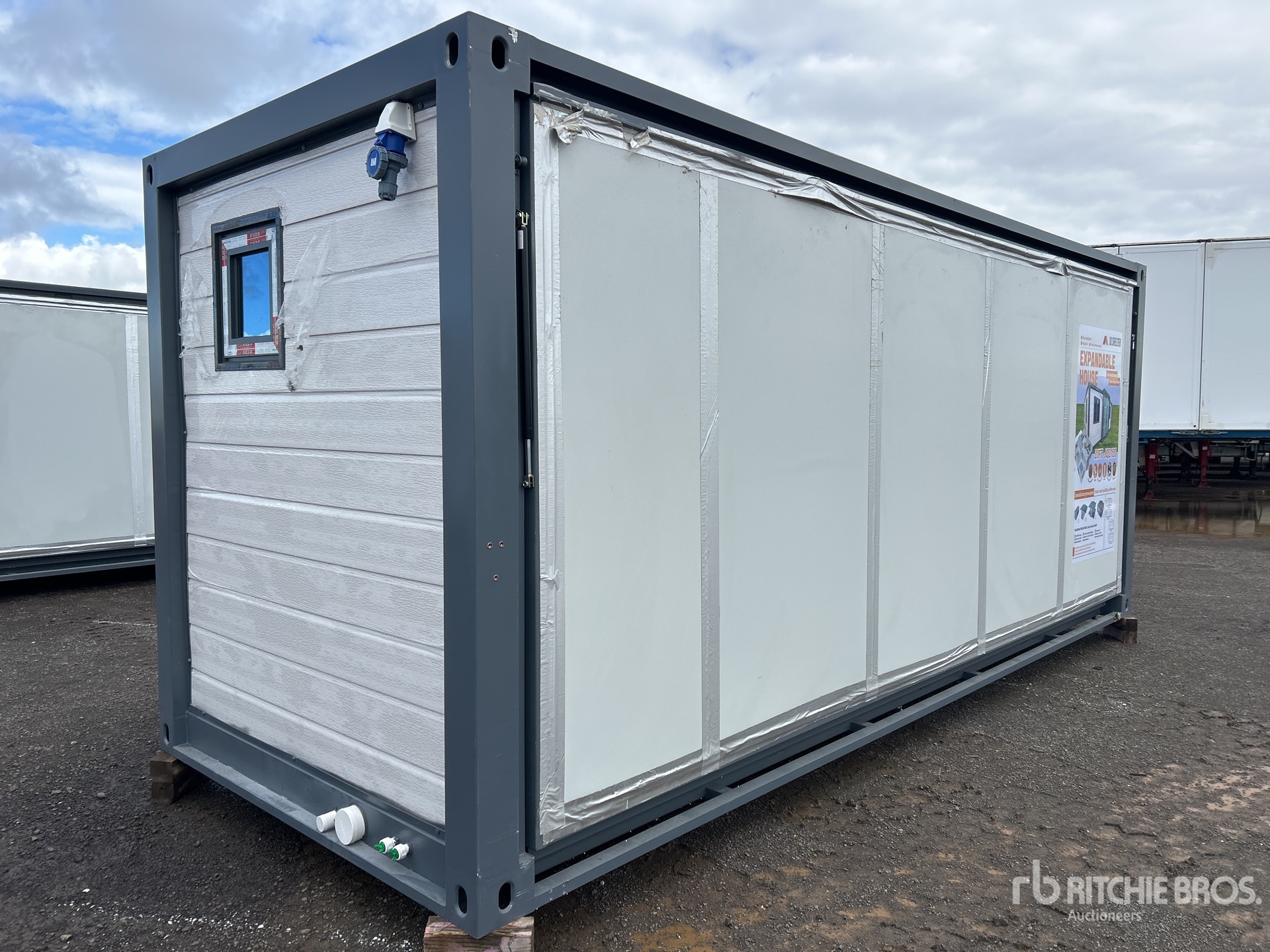 General Appearance with Picture, Right Rear Corner