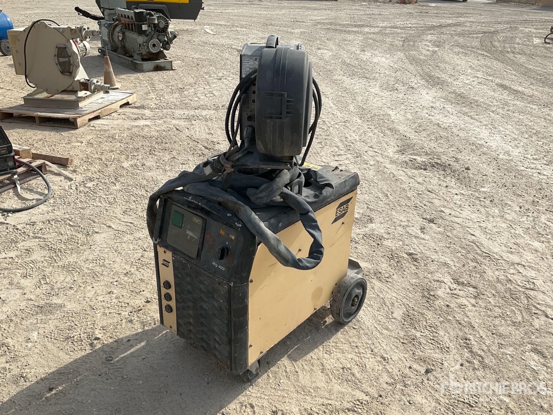 General Appearance with Picture, Right Front Corner