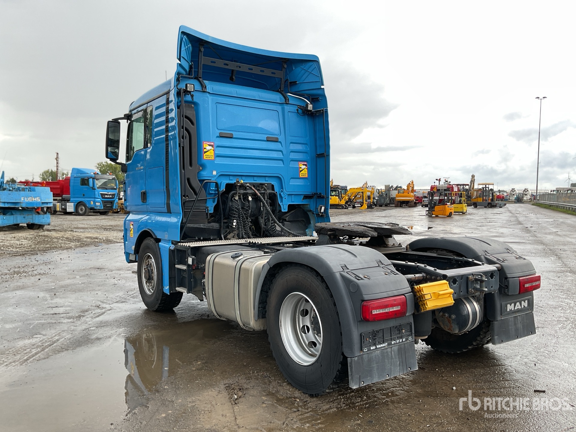 General Appearance with Picture, Left Rear Corner