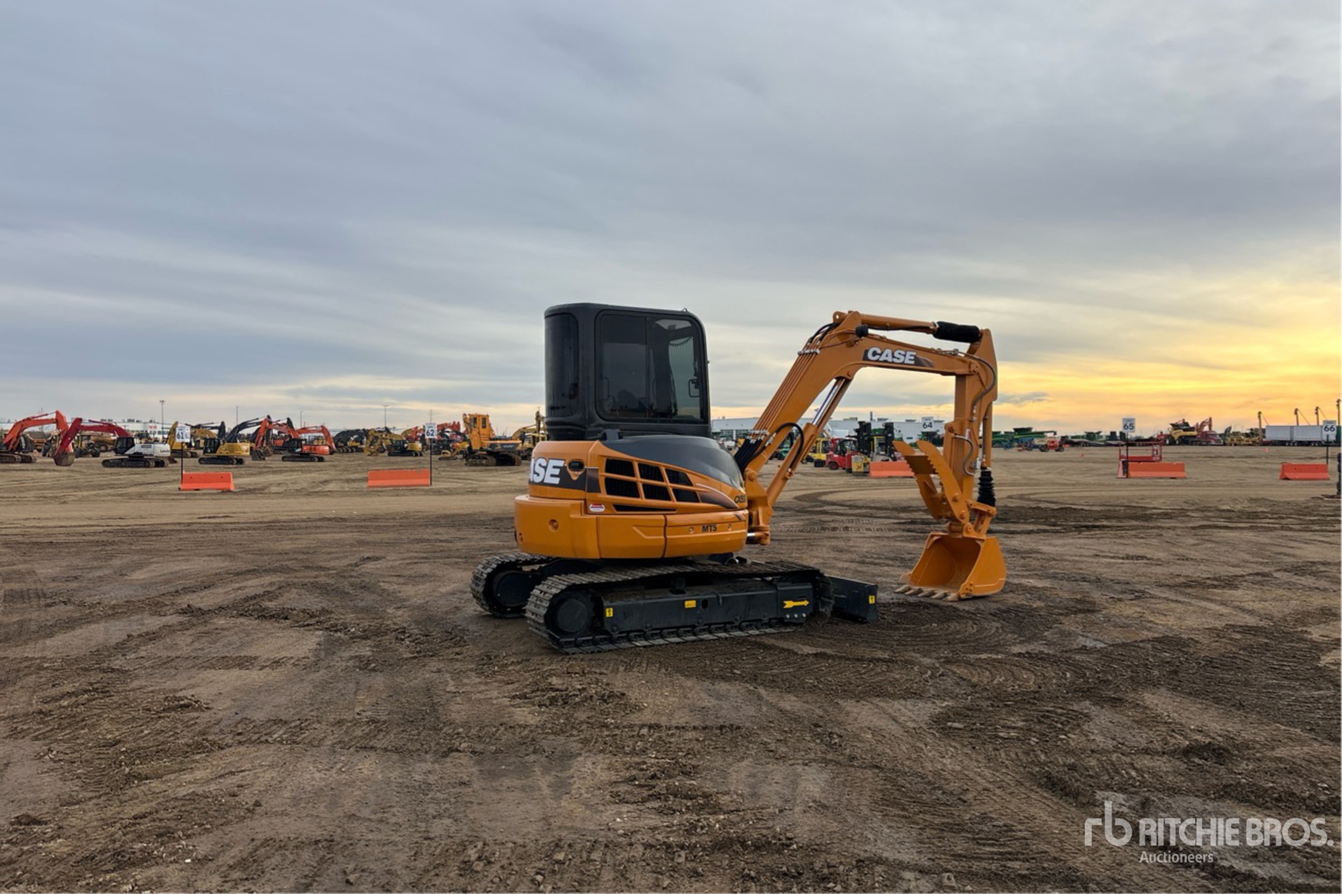 General Appearance with Foto, angolo anteriore sinistro