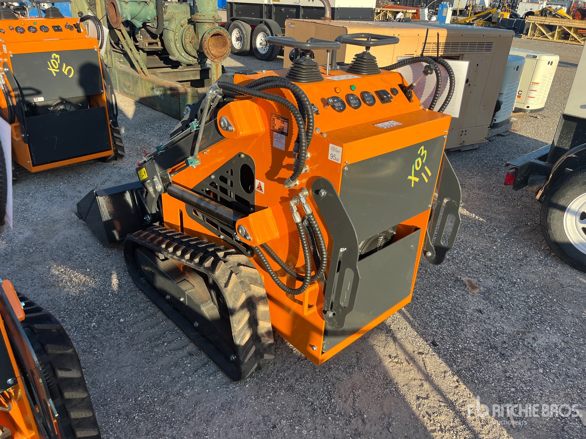 MINI CARGADOR SOBRE ORUGAS 2025 COMPAC QB480
