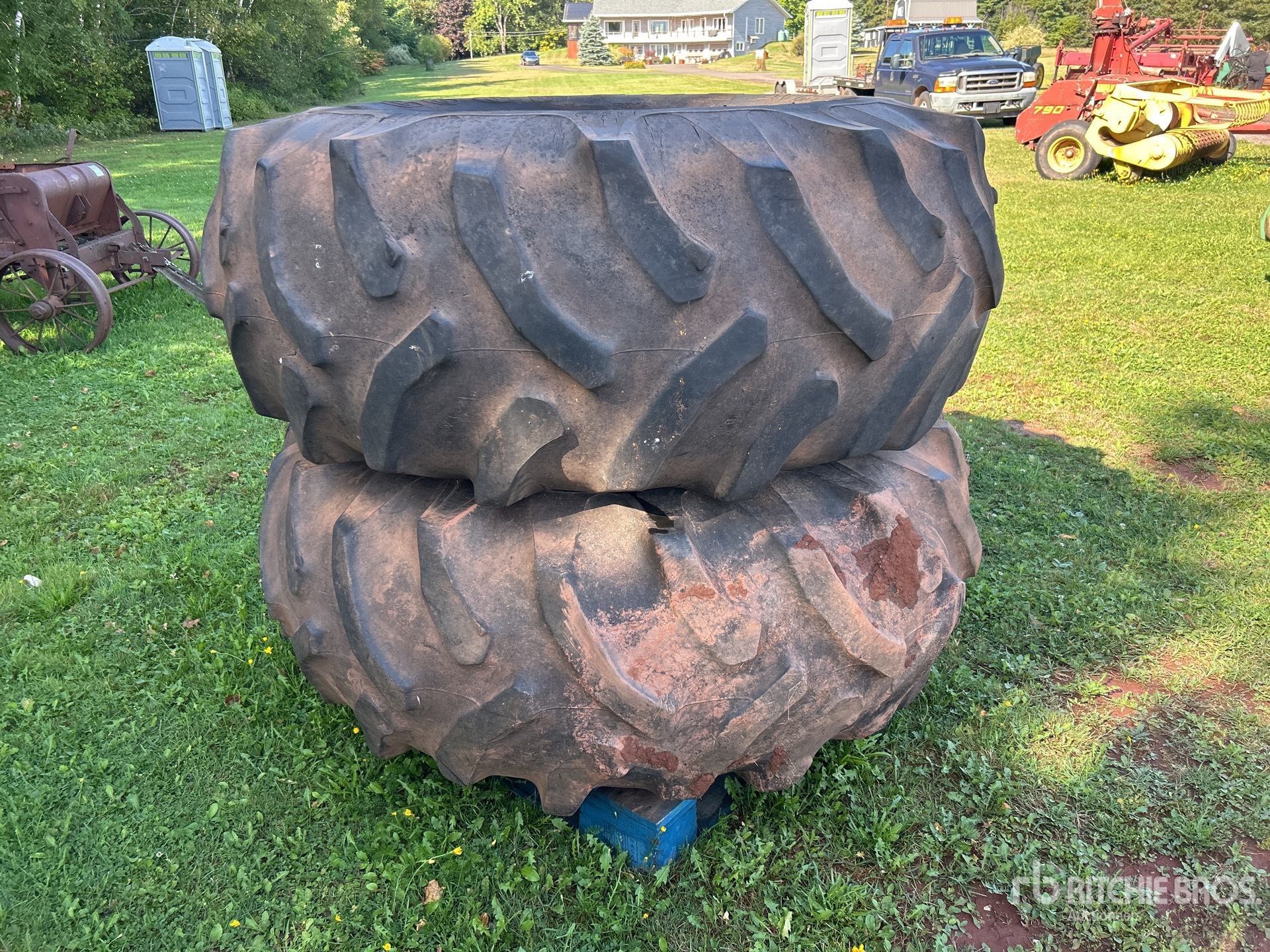 General Appearance with Picture, Right Rear Corner