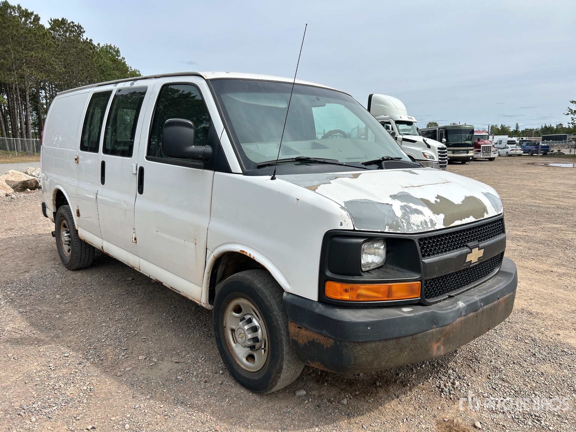 General Appearance with Picture, Right Front Corner
