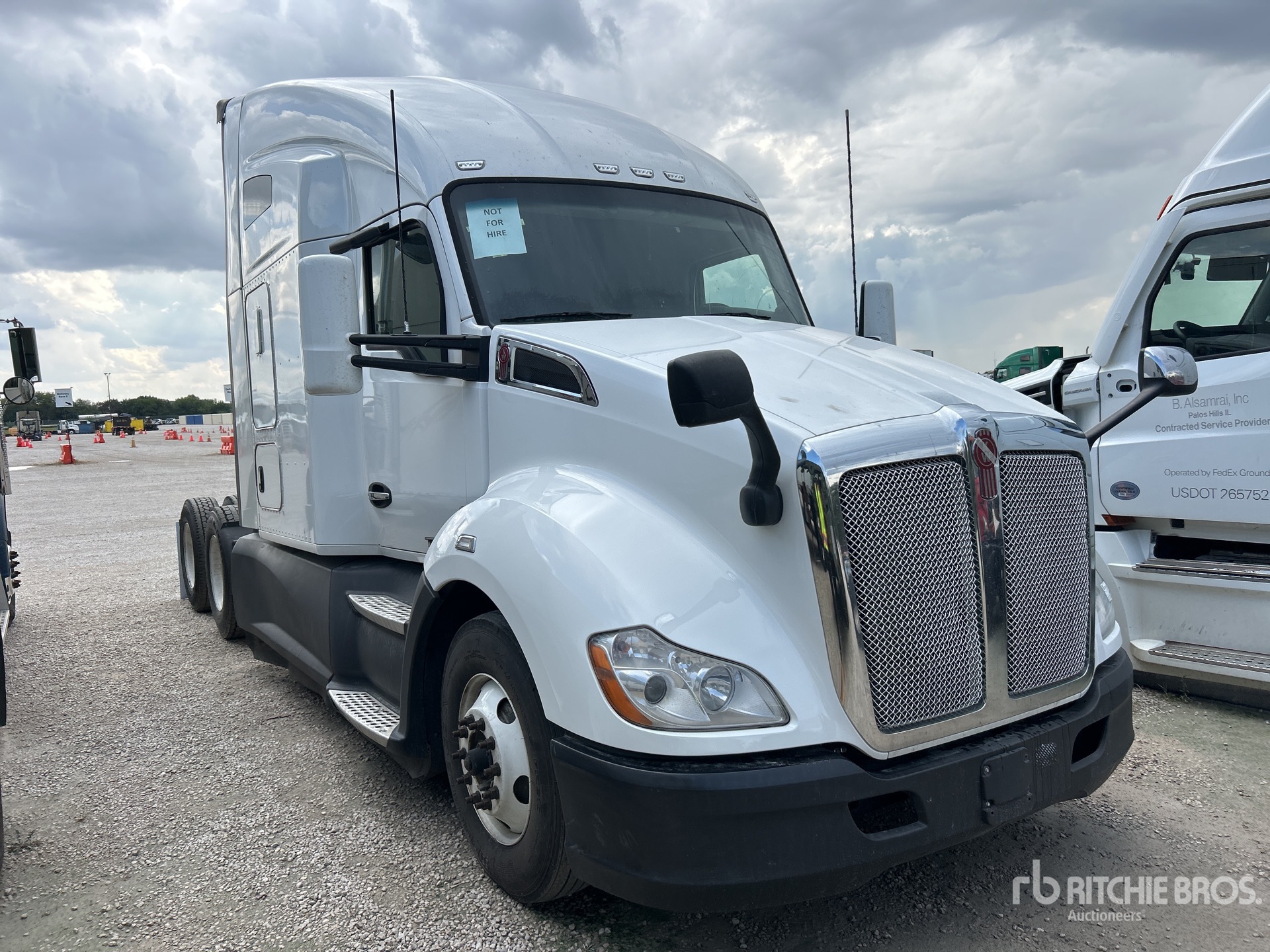 General Appearance with Picture, Right Front Corner