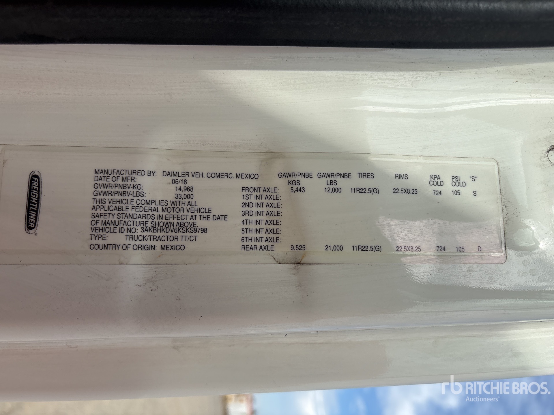 General Appearance with Serial Number / VIN
