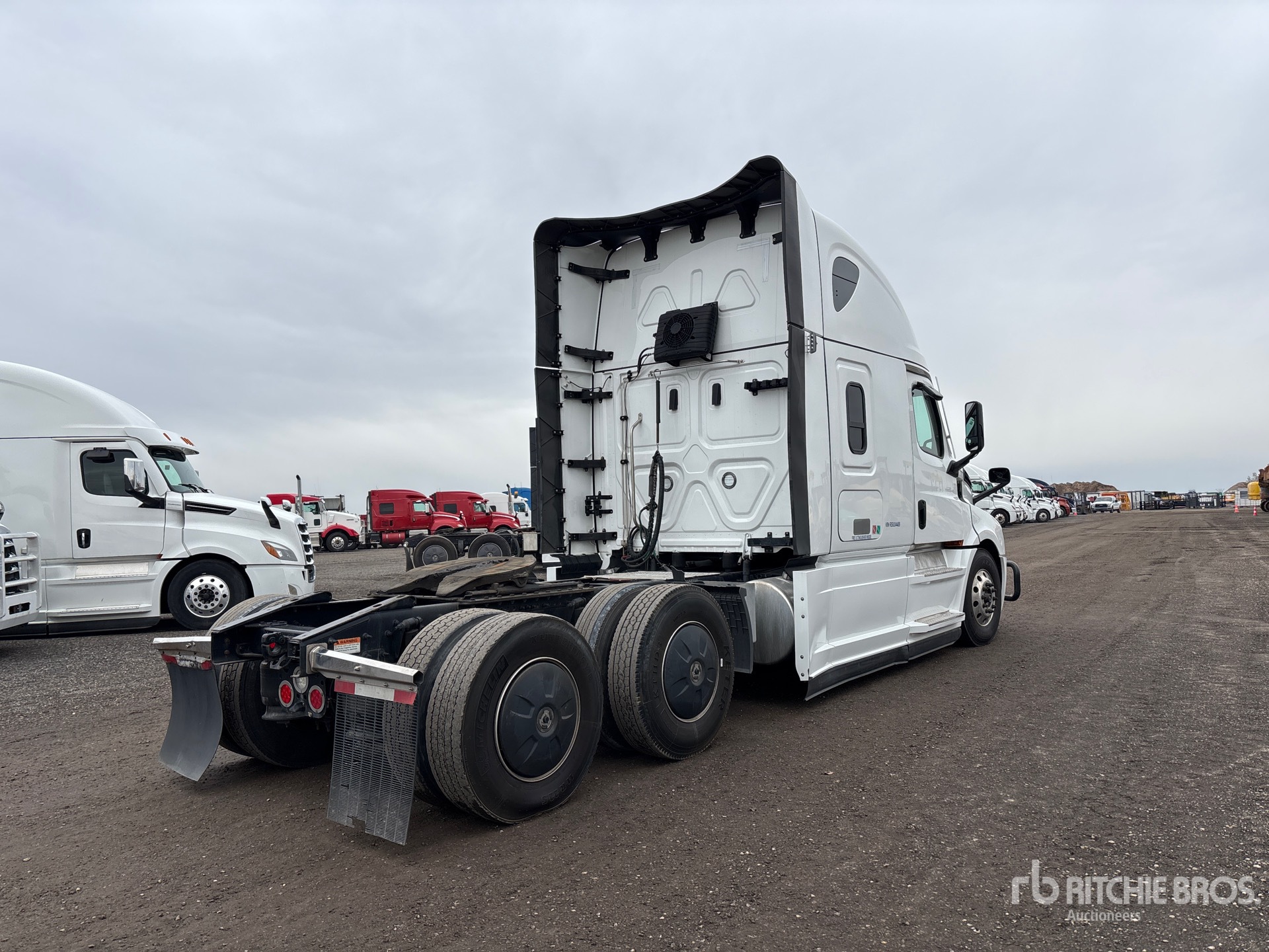 General Appearance with Bild, Ecke hinten rechts