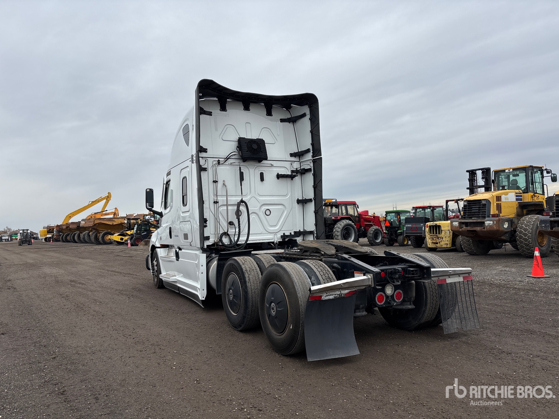 General Appearance with Bild, Ecke hinten links