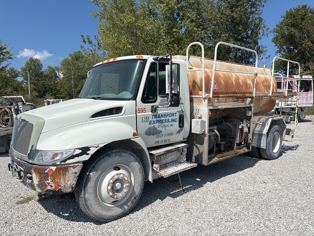 2003 International 4300 5000 gal 4x2 Fuel Truck