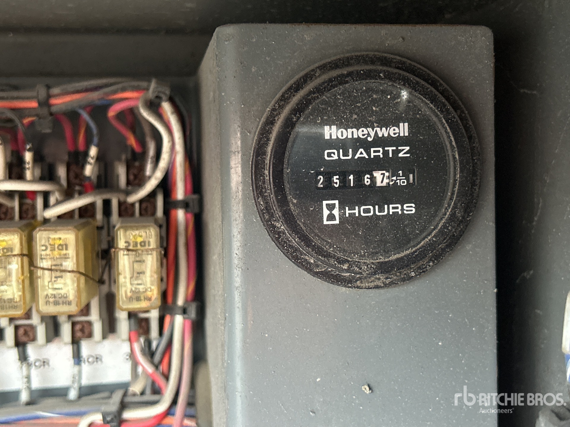 General Appearance with Hour Meter / Odometer