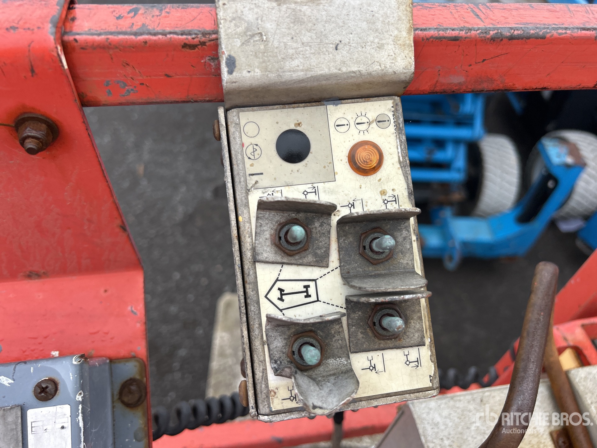 Control Station Upper with 