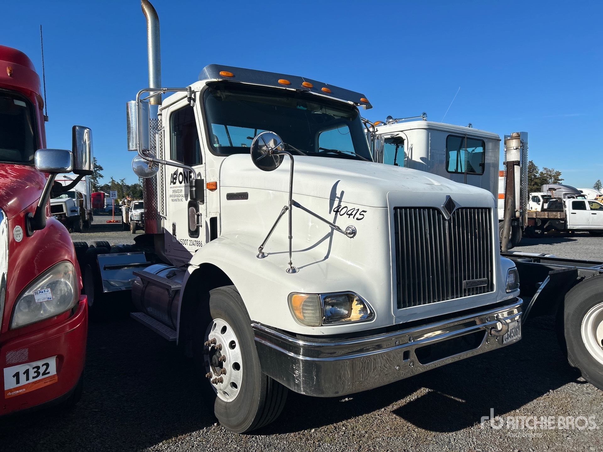 General Appearance with Picture, Right Front Corner