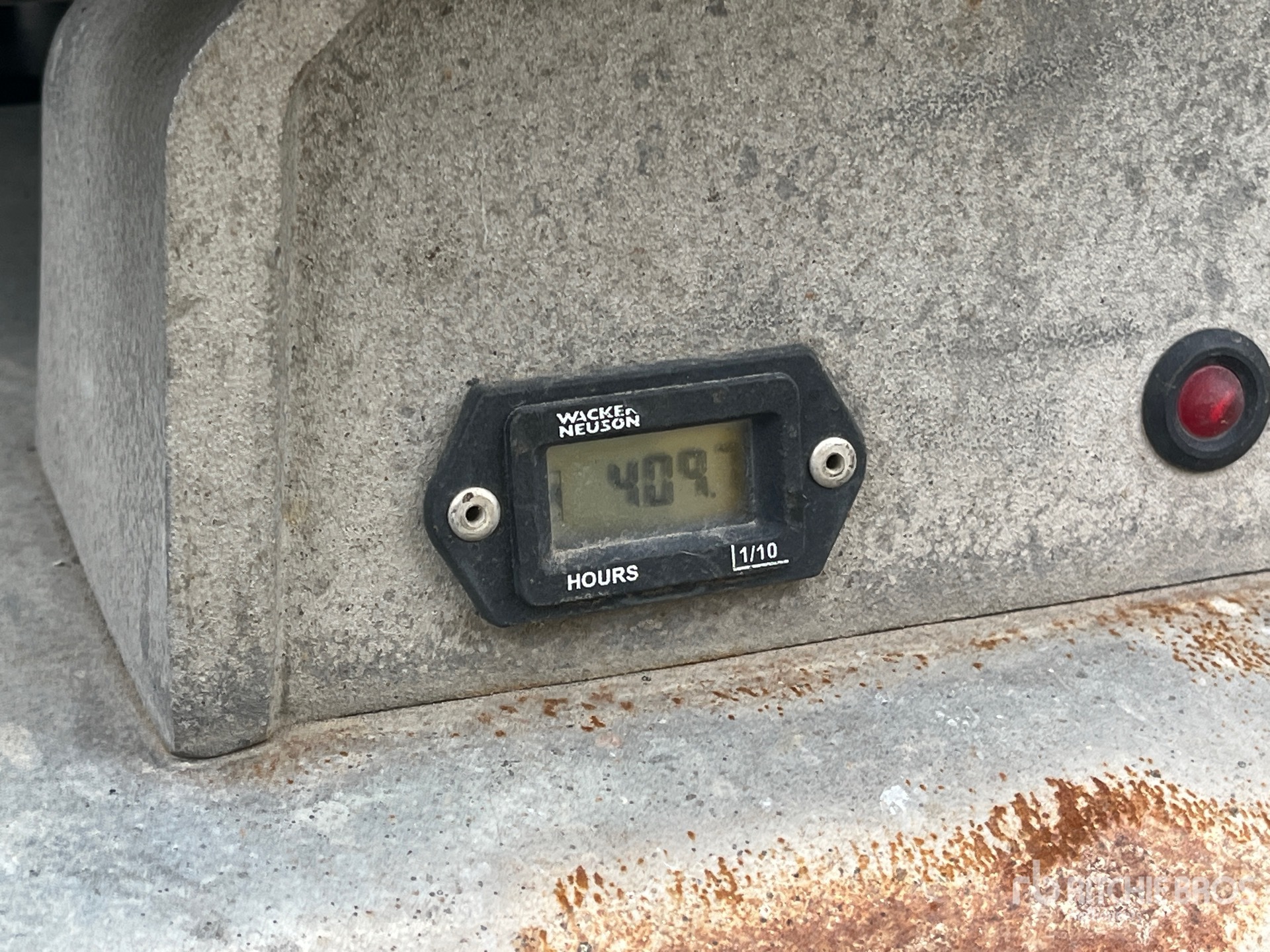 General Appearance with Hour Meter / Odometer