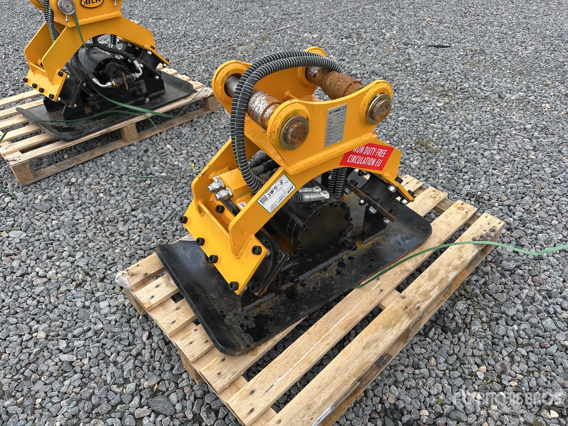 General Appearance with Foto, angolo anteriore sinistro