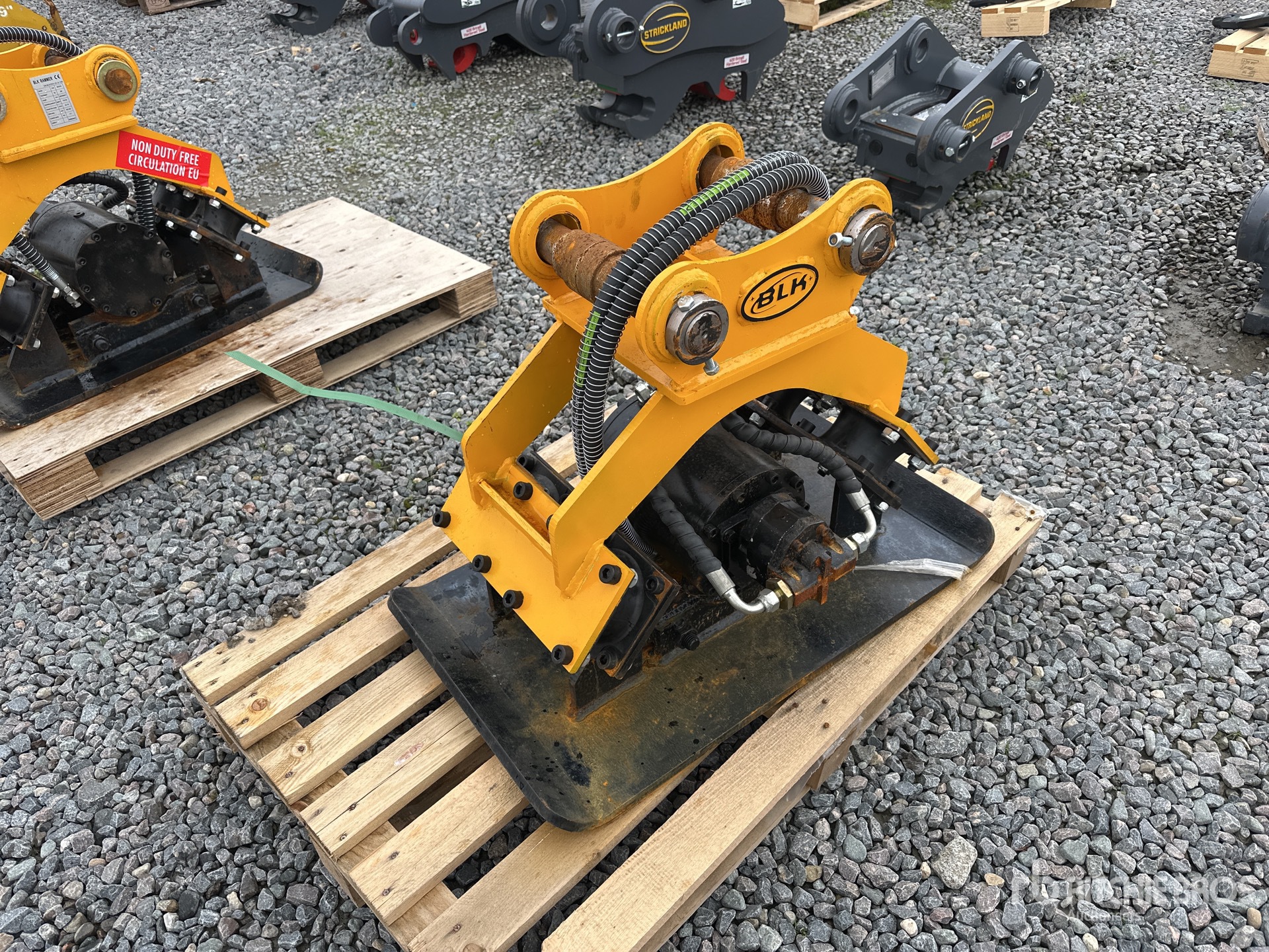 General Appearance with Foto, angolo anteriore sinistro