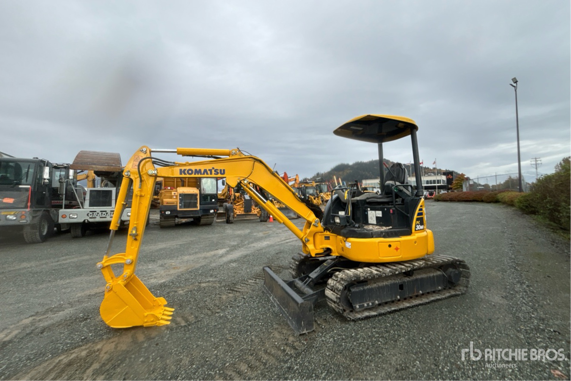 General Appearance with Picture, Left Front Corner