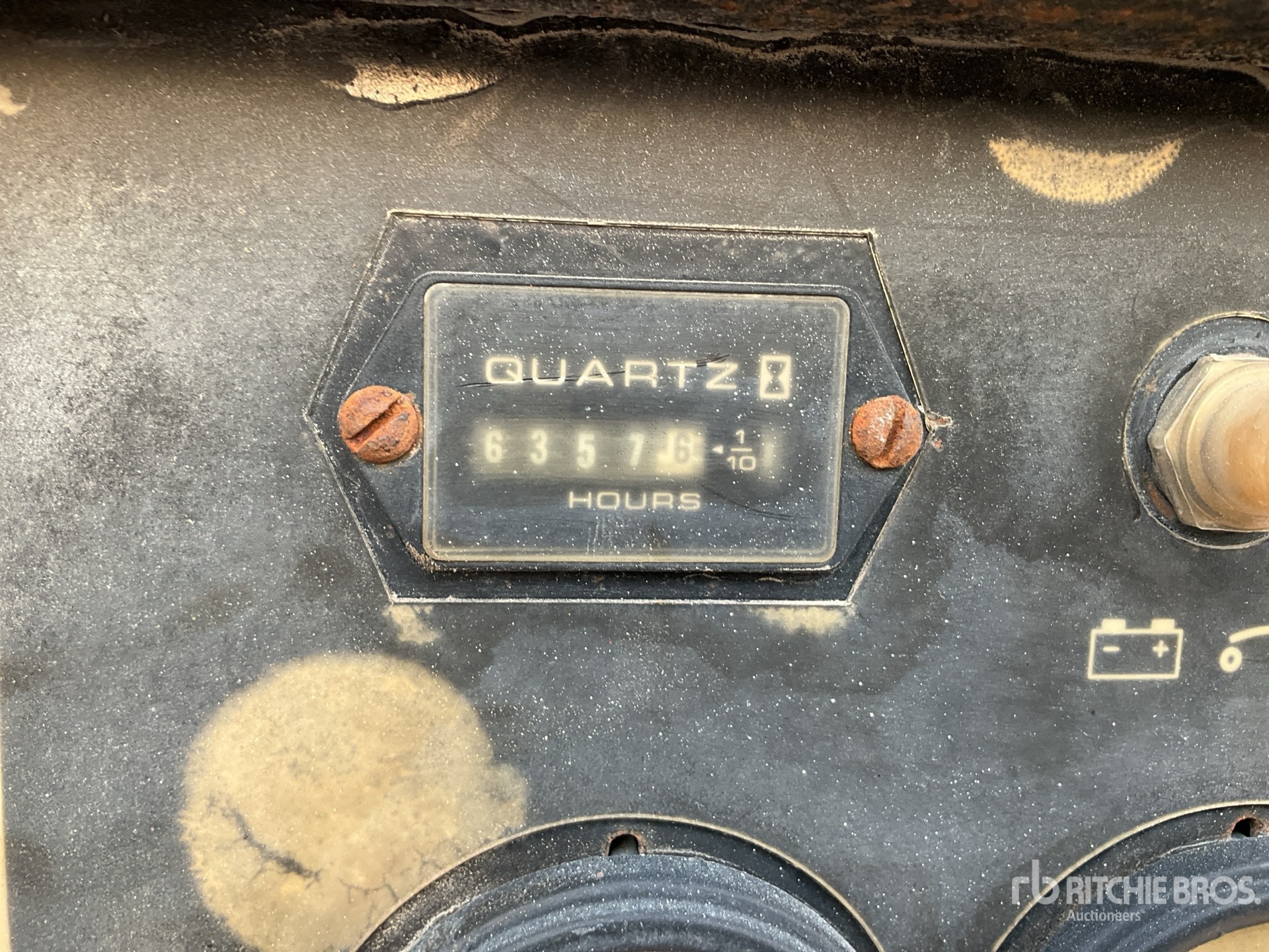 General Appearance with Hour Meter / Odometer