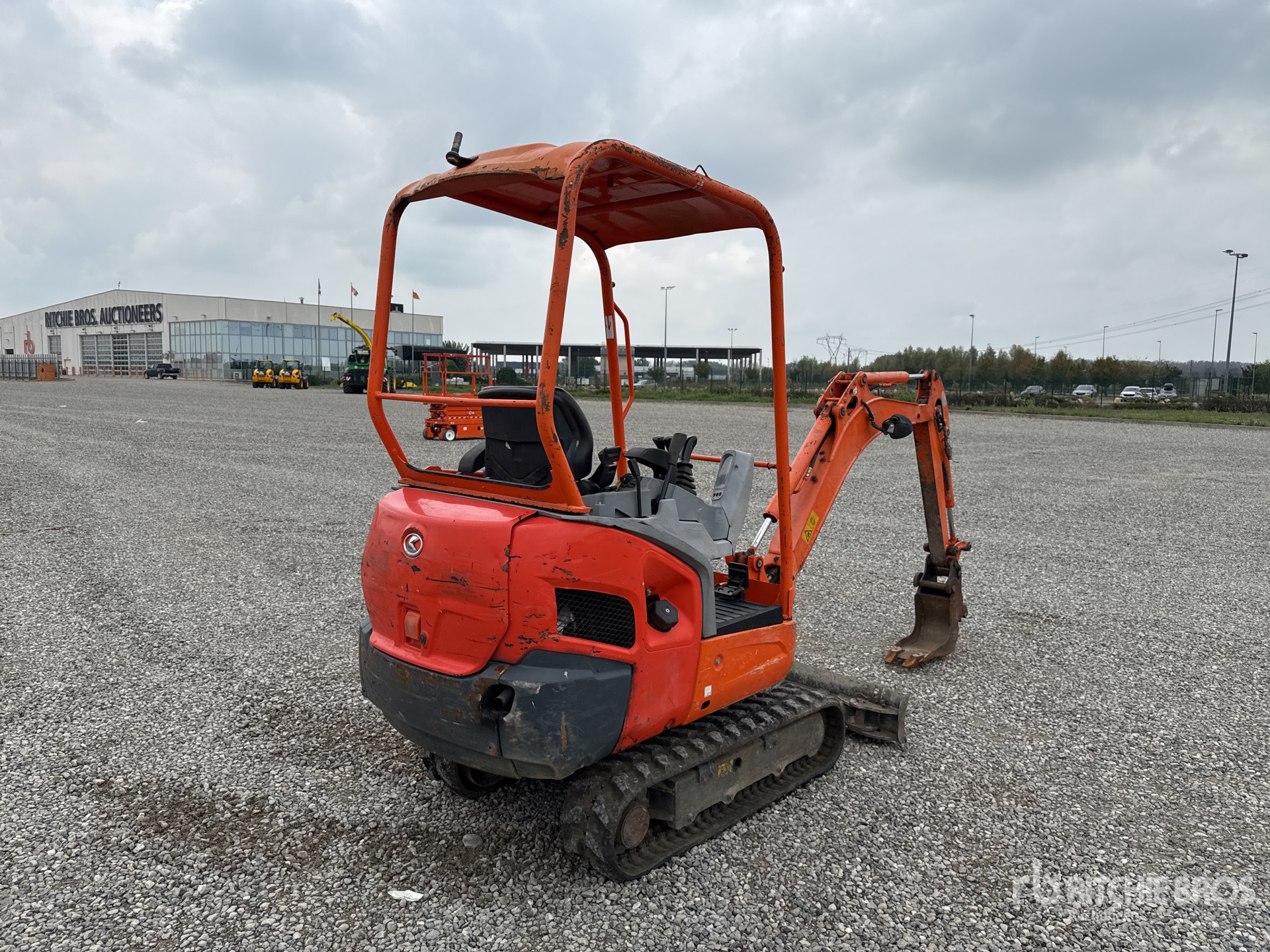 General Appearance with Picture, Right Rear Corner