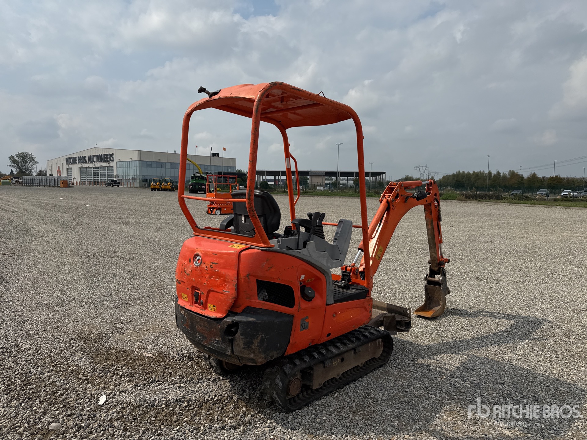 General Appearance with Picture, Right Rear Corner