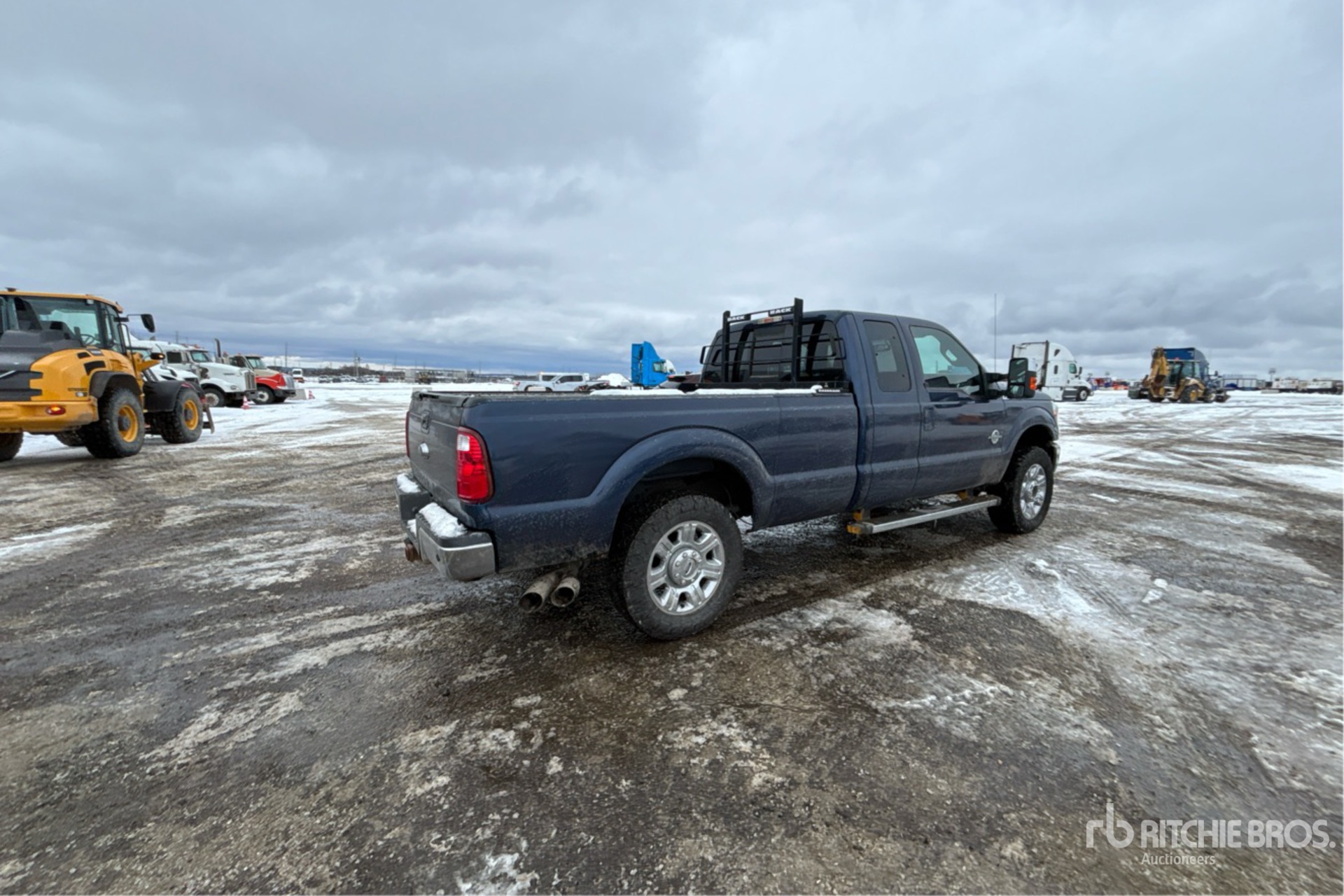 General Appearance with Foto, angolo anteriore sinistro