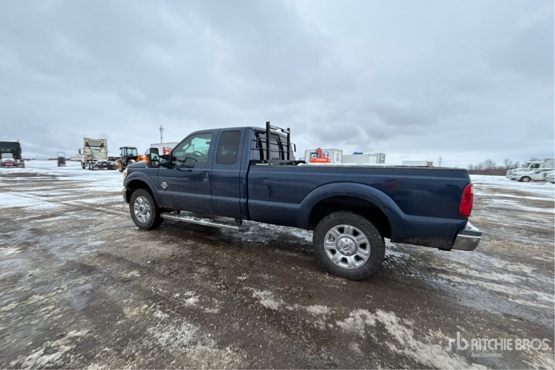 General Appearance with Foto, angolo posteriore sinistro