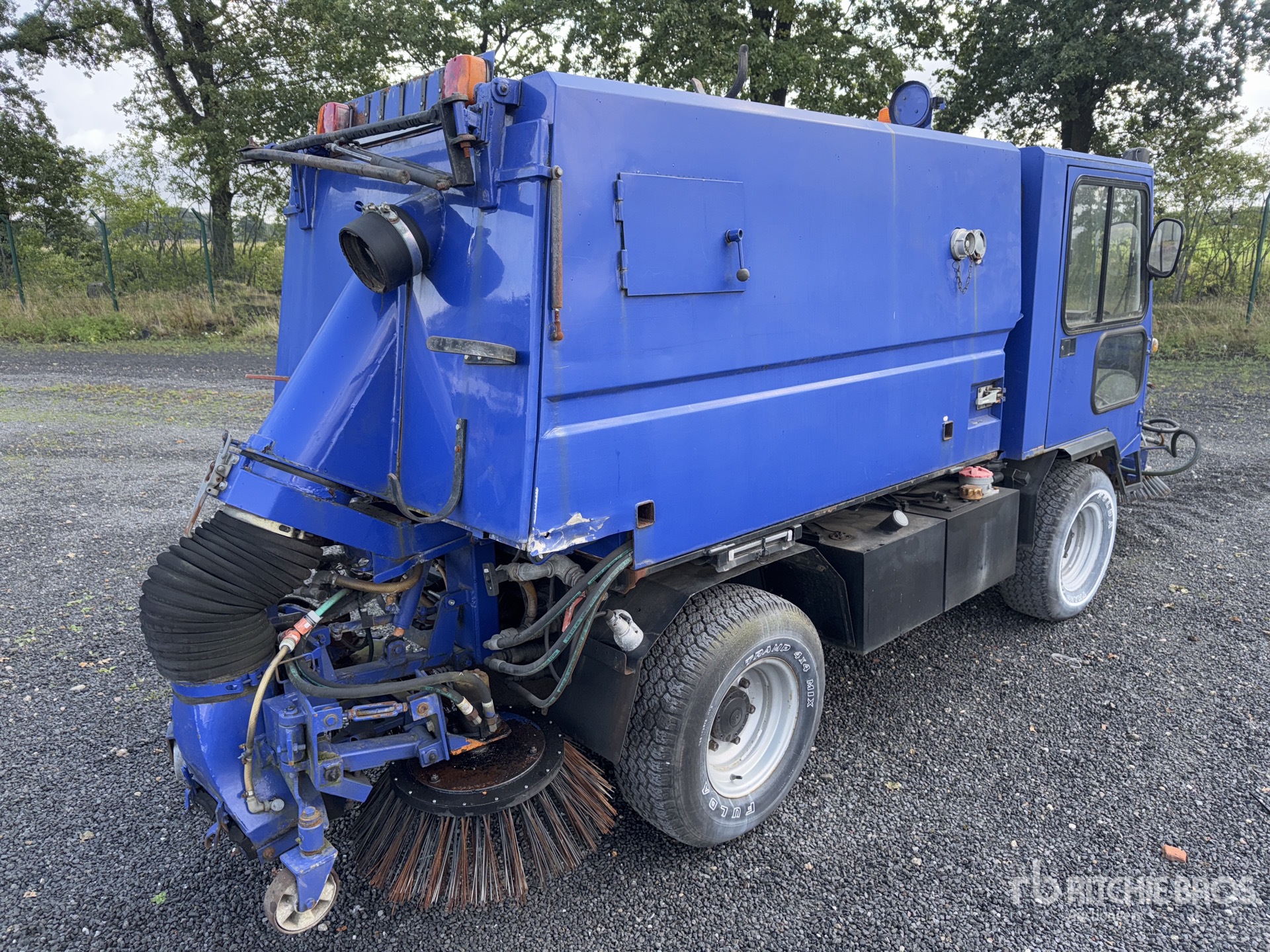 General Appearance with Picture, Right Rear Corner