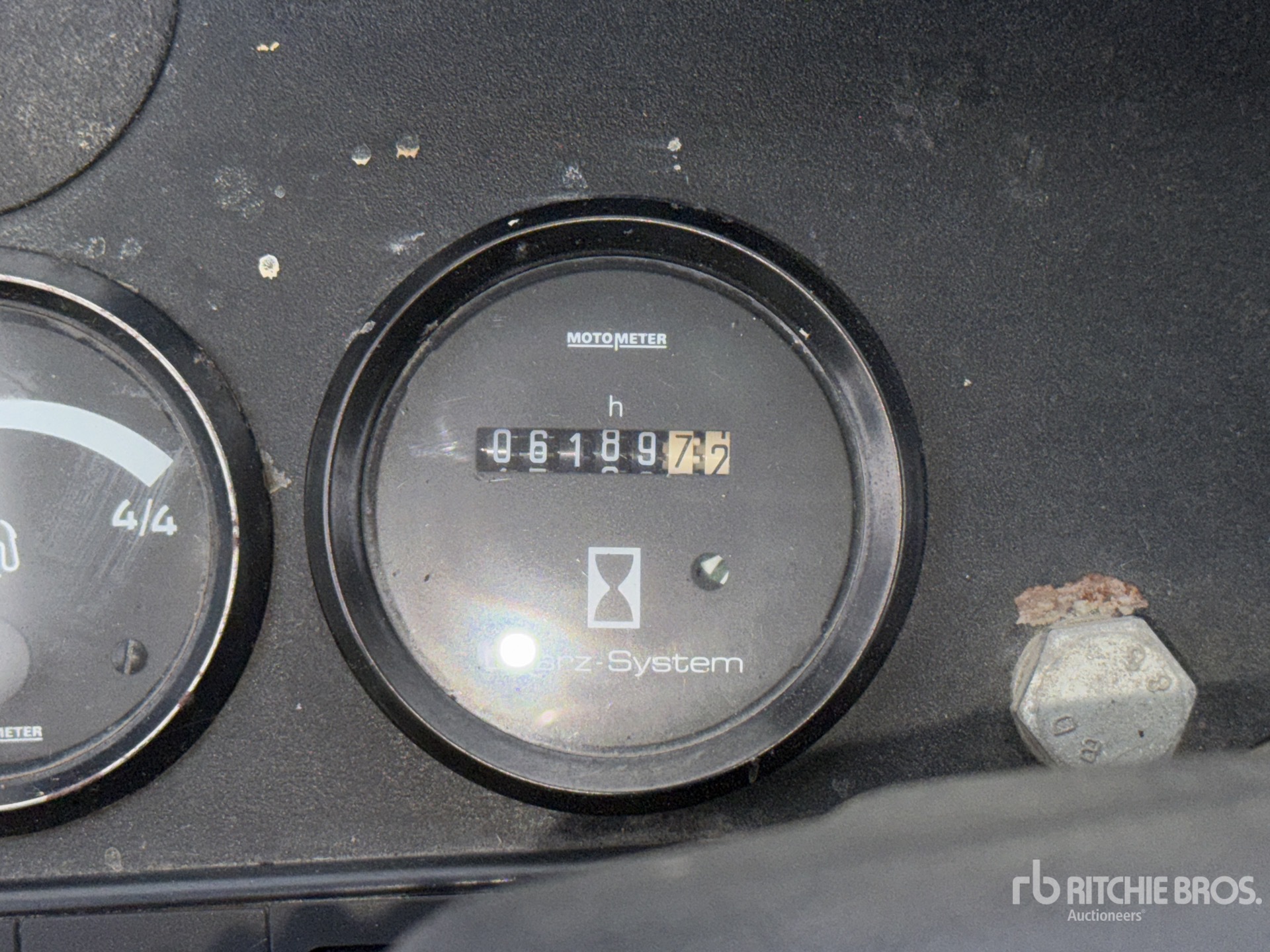 General Appearance with Hour Meter / Odometer
