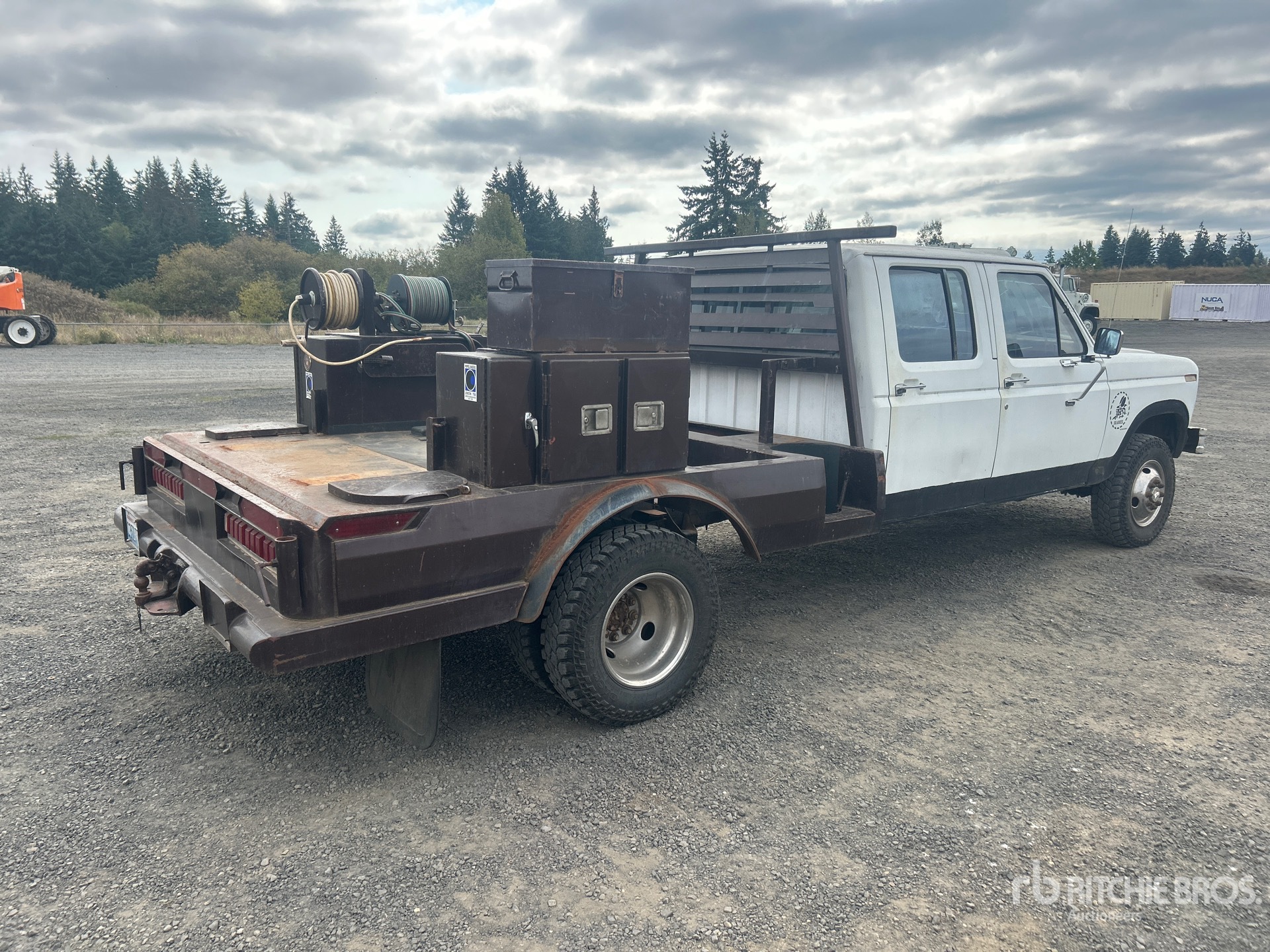 General Appearance with Picture, Right Rear Corner