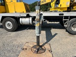 Chassis with Outrigger Cylinders