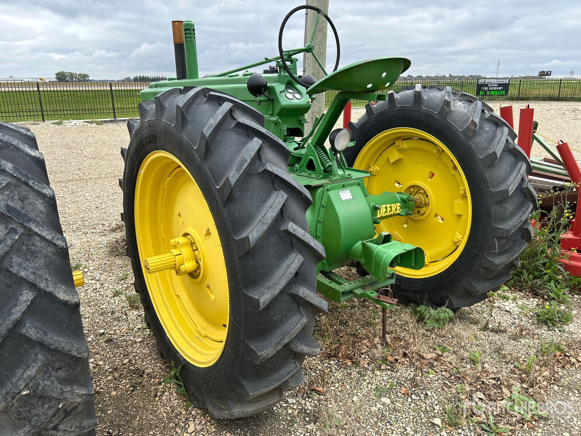 General Appearance with Picture, Left Rear Corner
