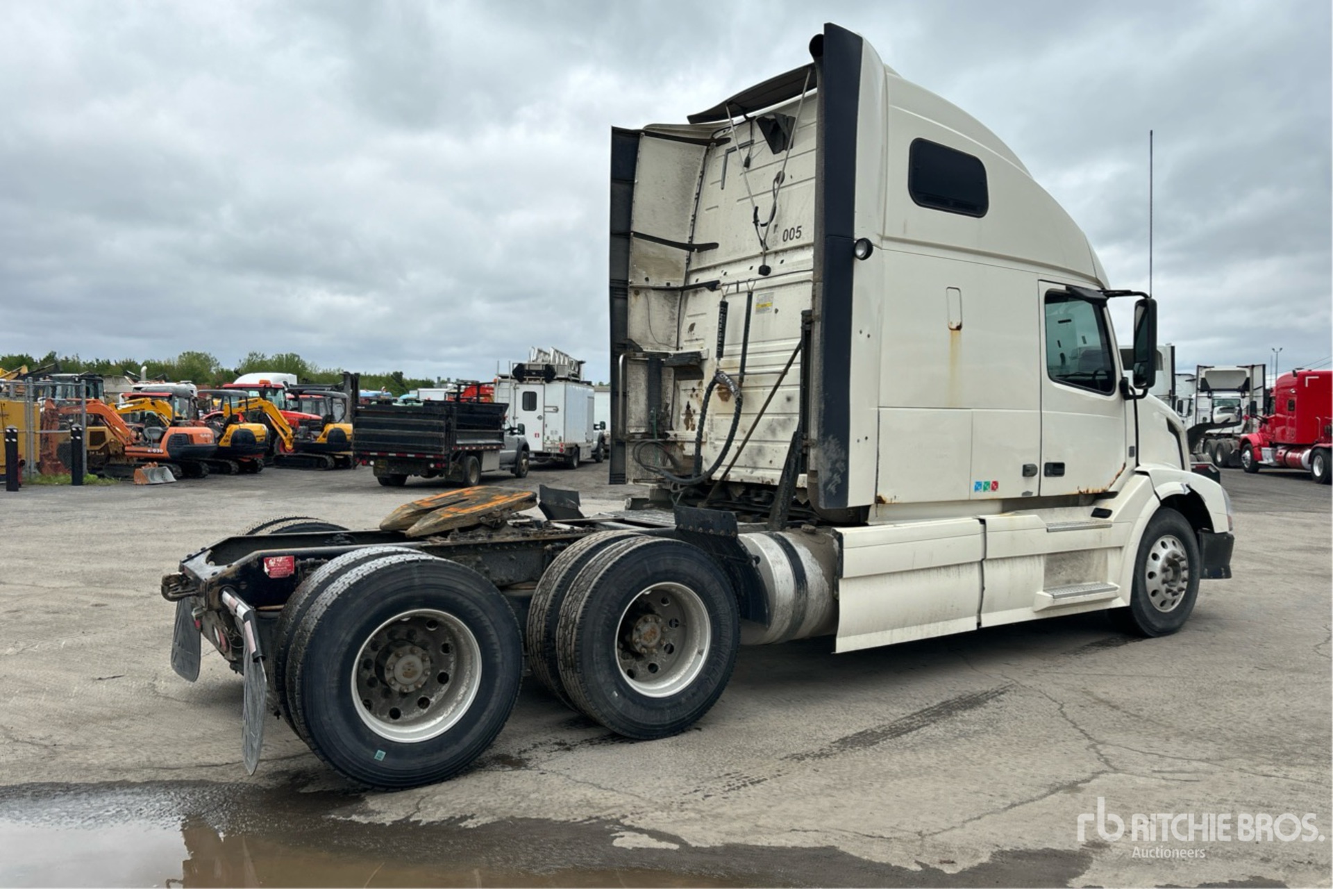 General Appearance with Picture, Right Rear Corner