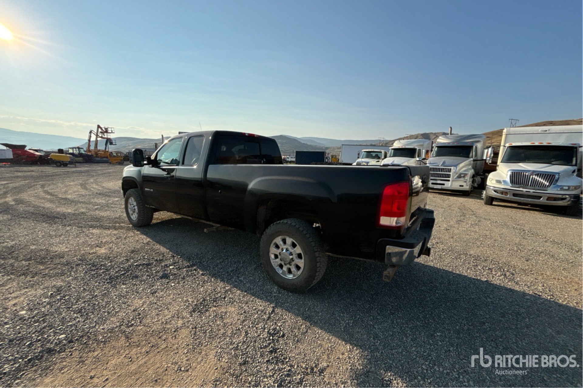 General Appearance with Picture, Left Rear Corner