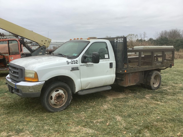 1999 Ford F-550 Super Duty XL 4x2 Flatbed Truck
