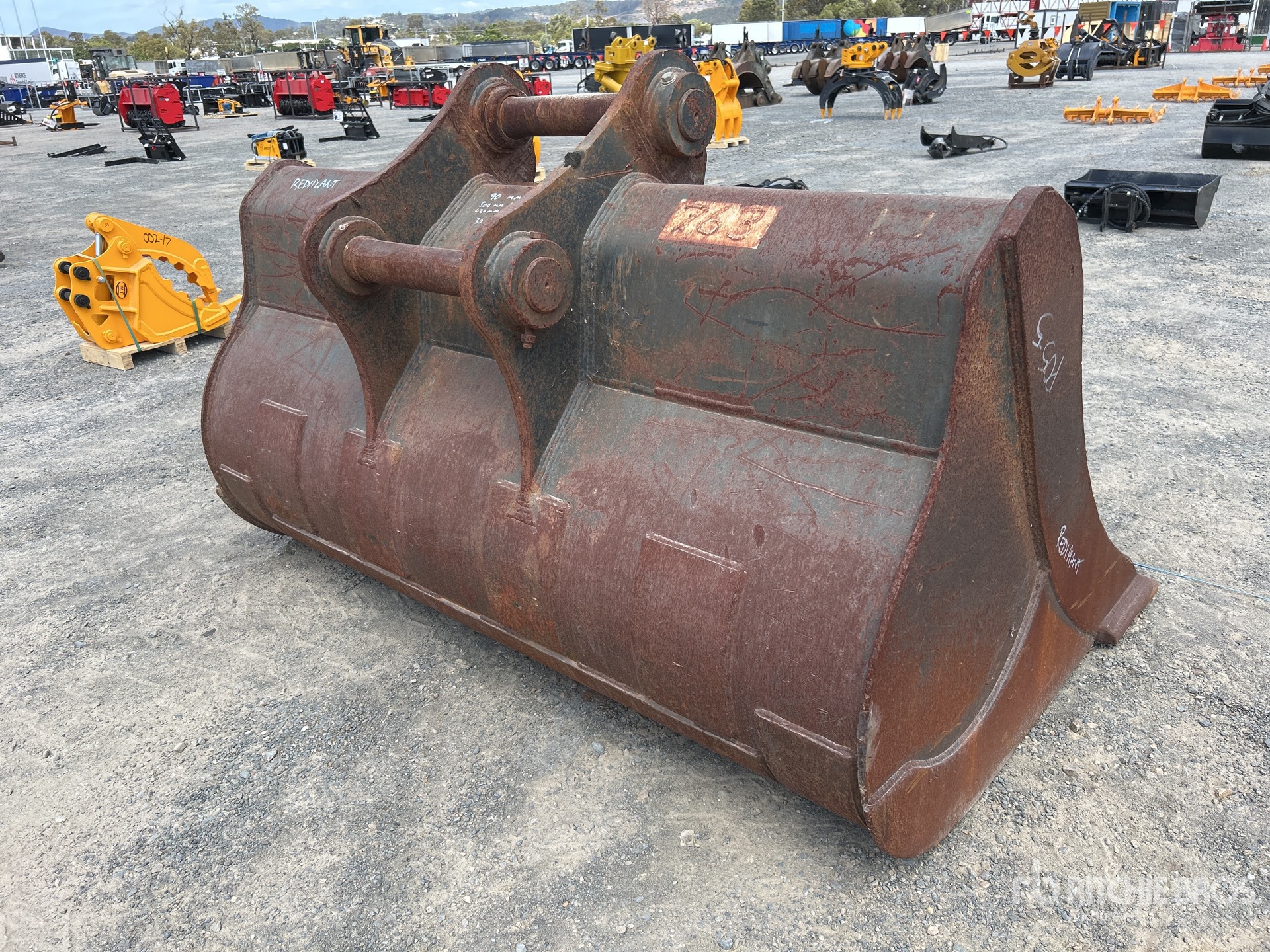 General Appearance with Picture, Right Rear Corner