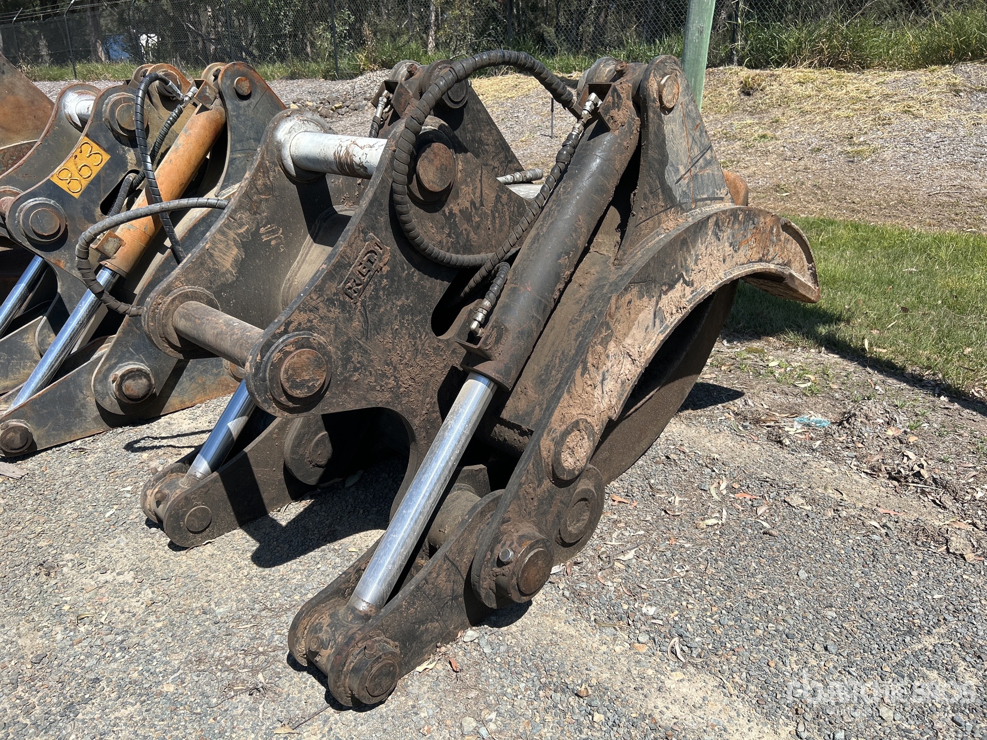 General Appearance with Picture, Right Rear Corner