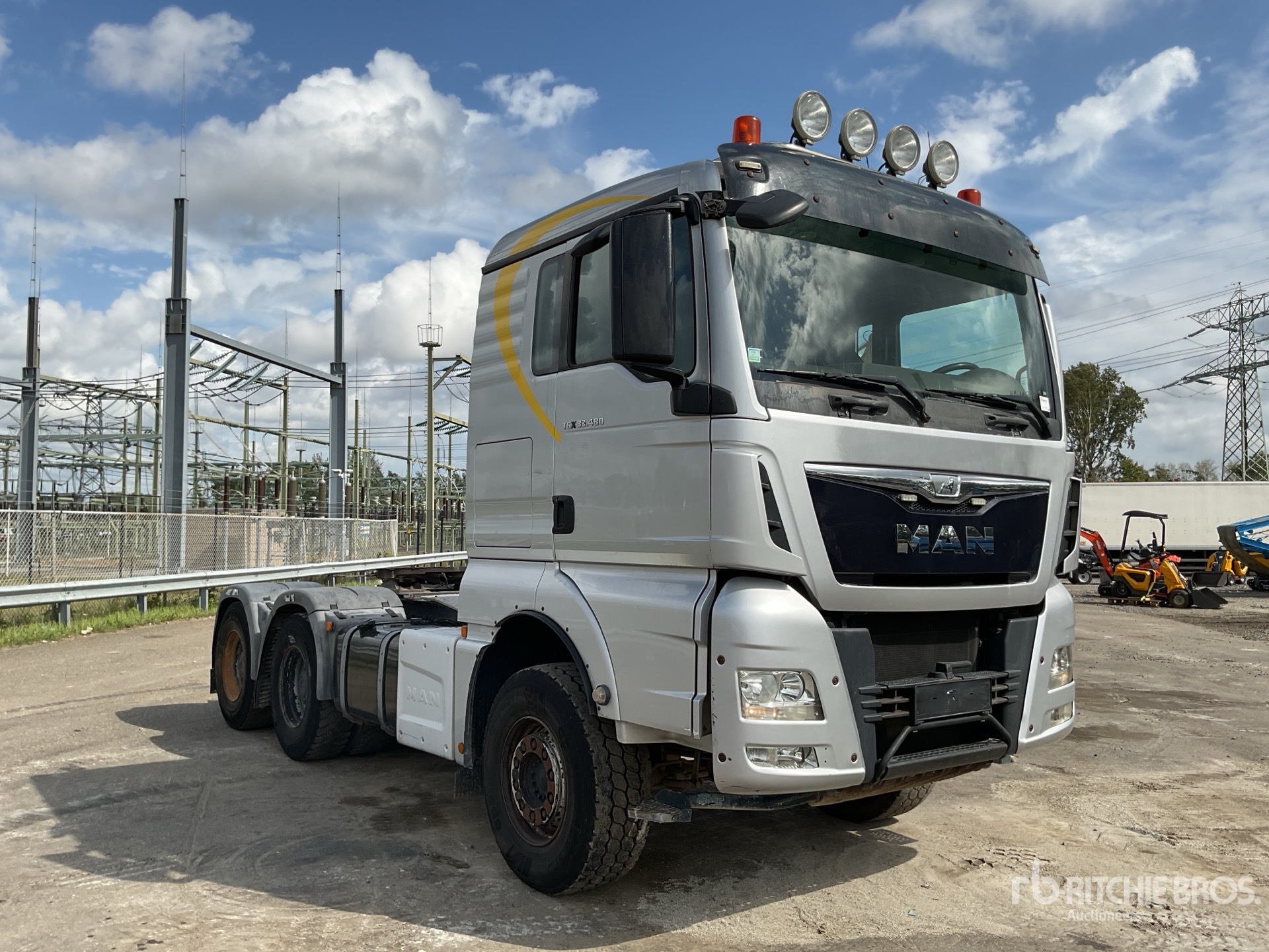 General Appearance with Picture, Right Front Corner