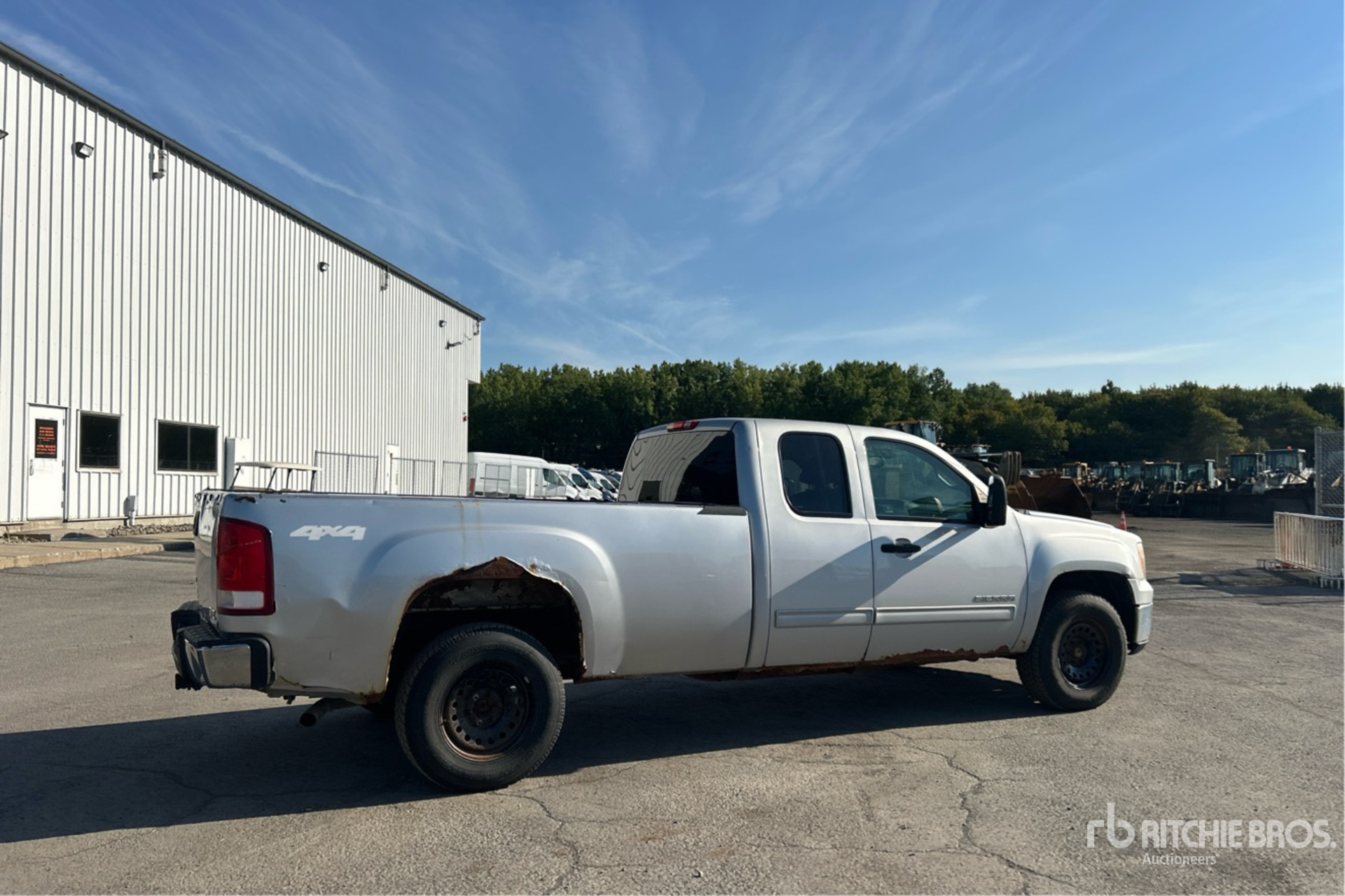 General Appearance with Picture, Right Rear Corner