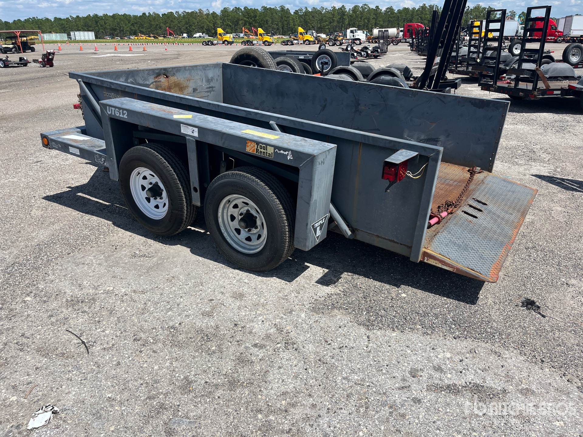 General Appearance with Picture, Left Rear Corner