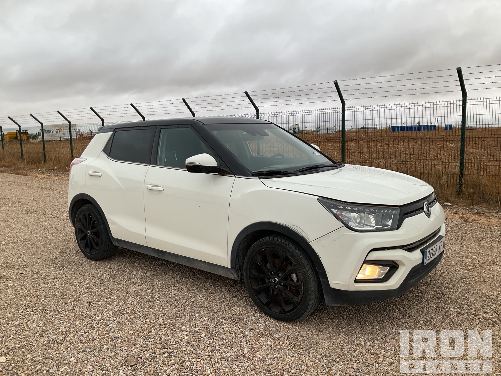 General Appearance with Picture, Right Front Corner