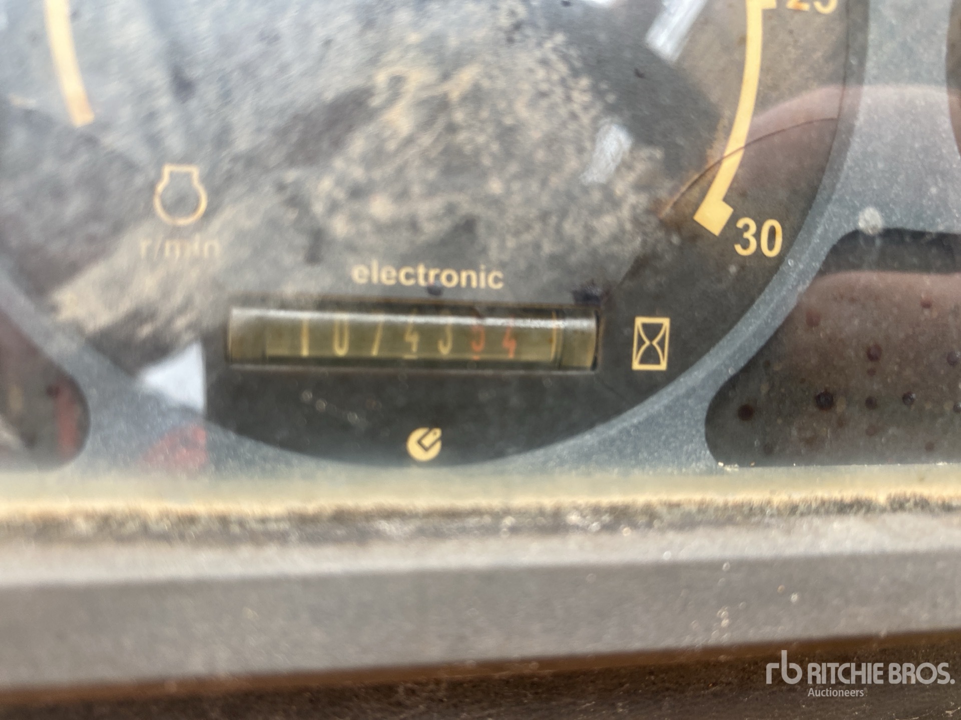 General Appearance with Hour Meter / Odometer