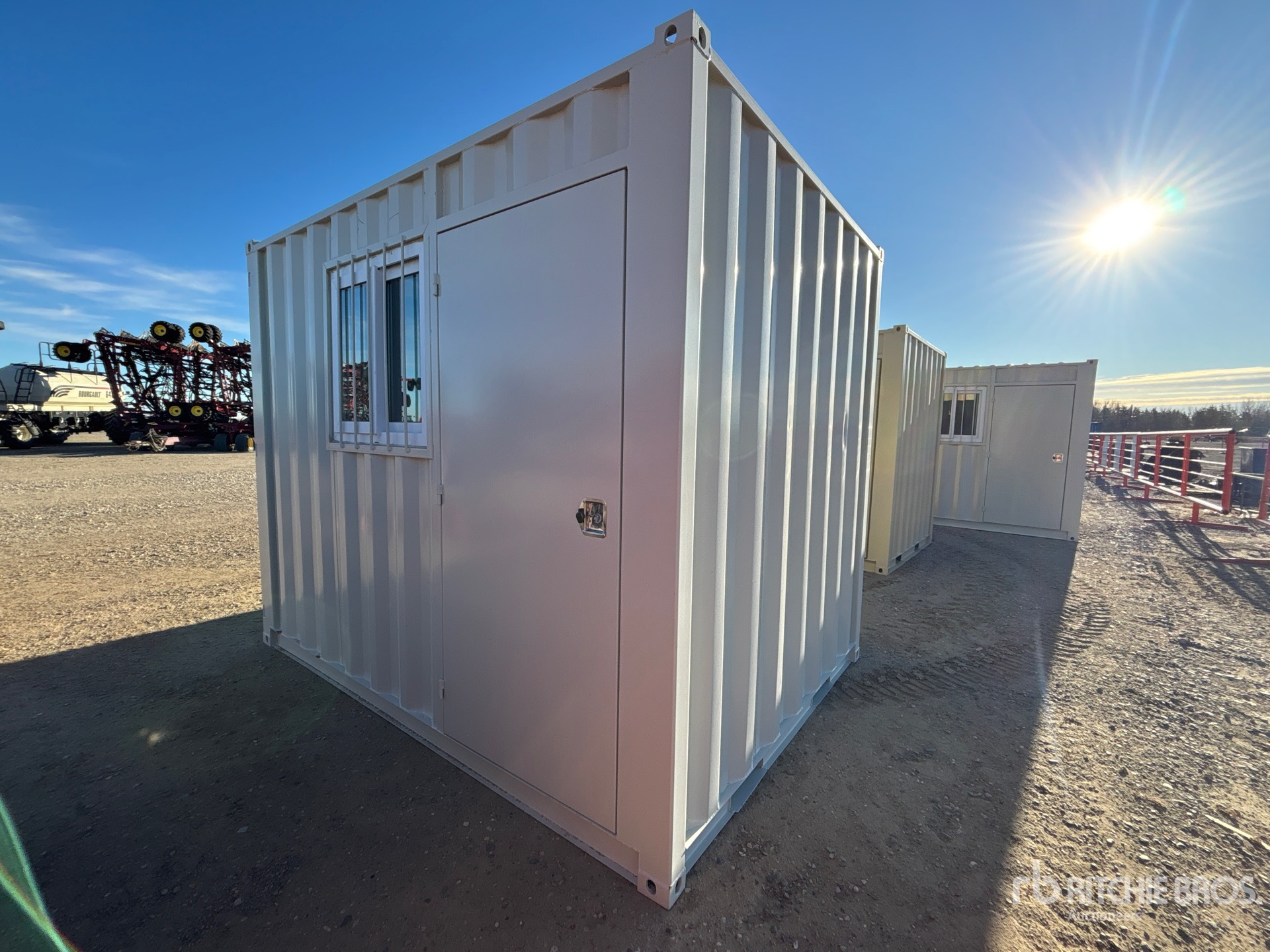 General Appearance with Bild, Ecke hinten links