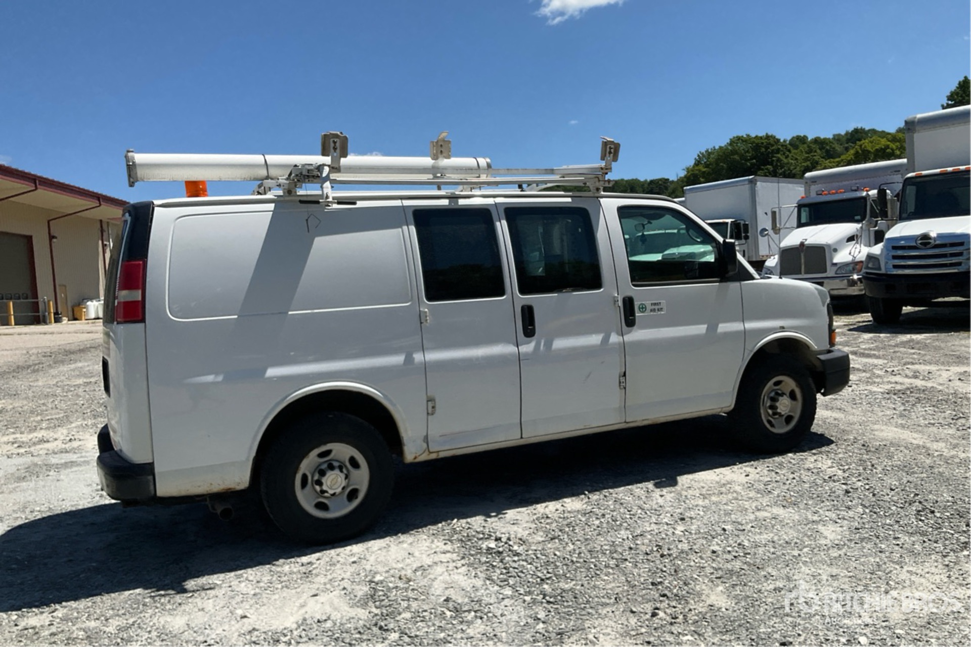 General Appearance with Picture, Right Rear Corner