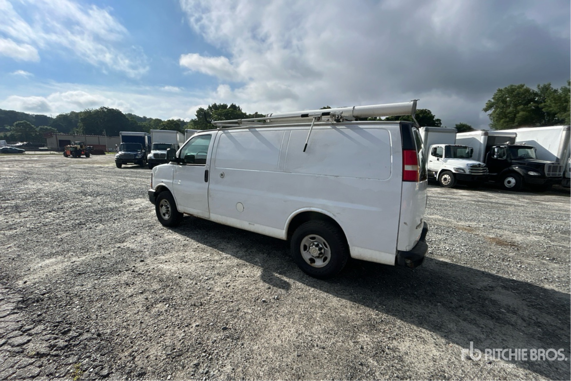General Appearance with Picture, Left Rear Corner