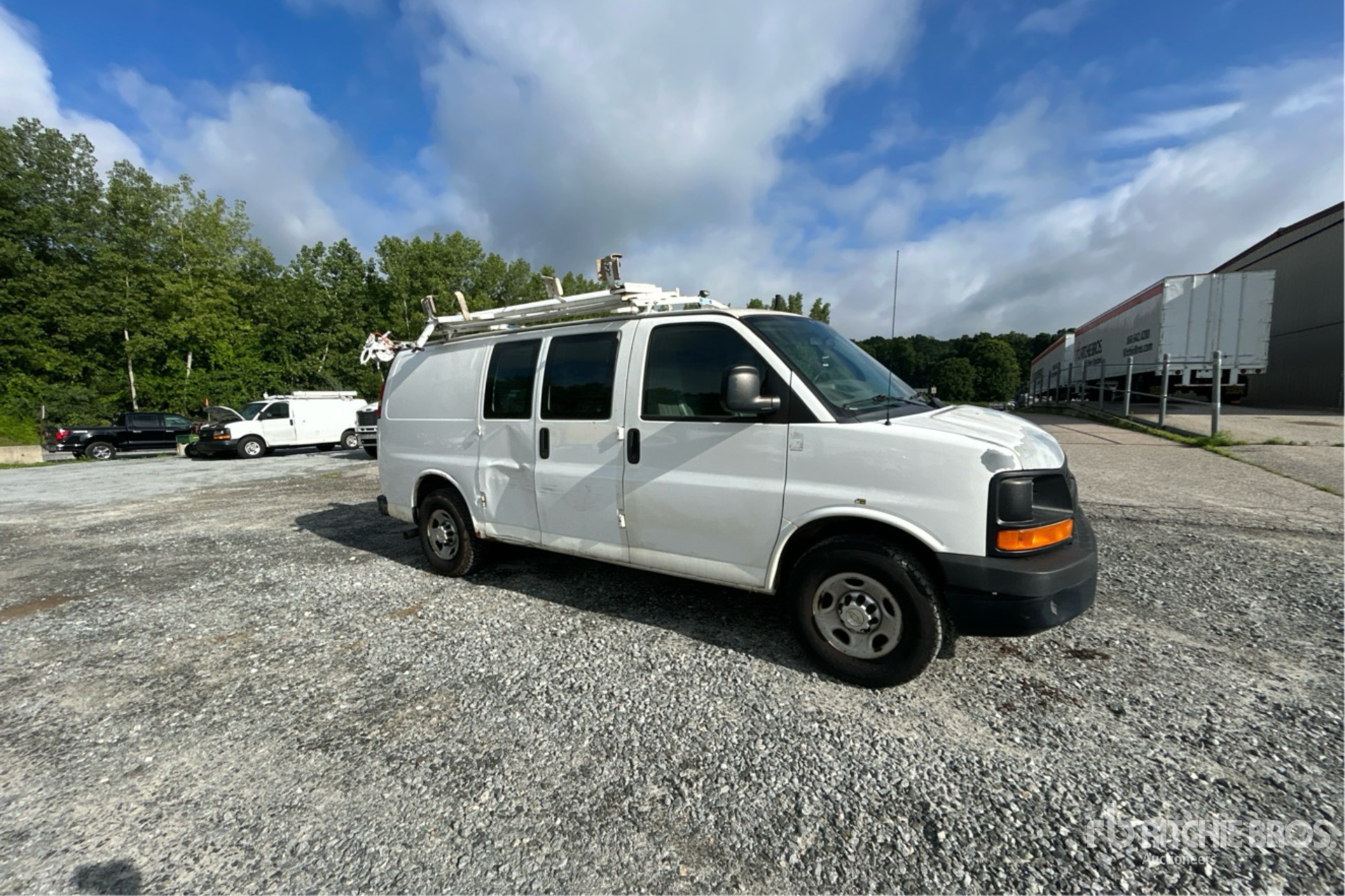 General Appearance with Picture, Right Front Corner