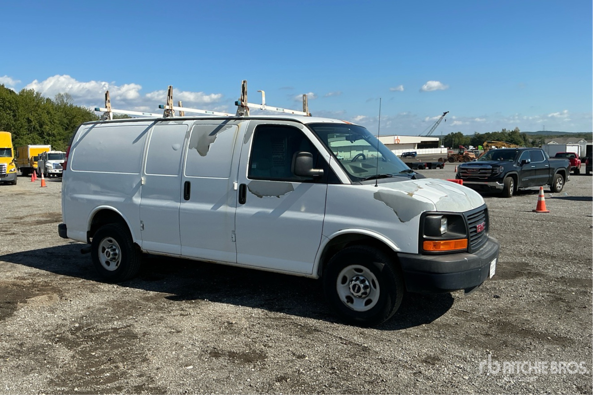 General Appearance with Picture, Right Front Corner